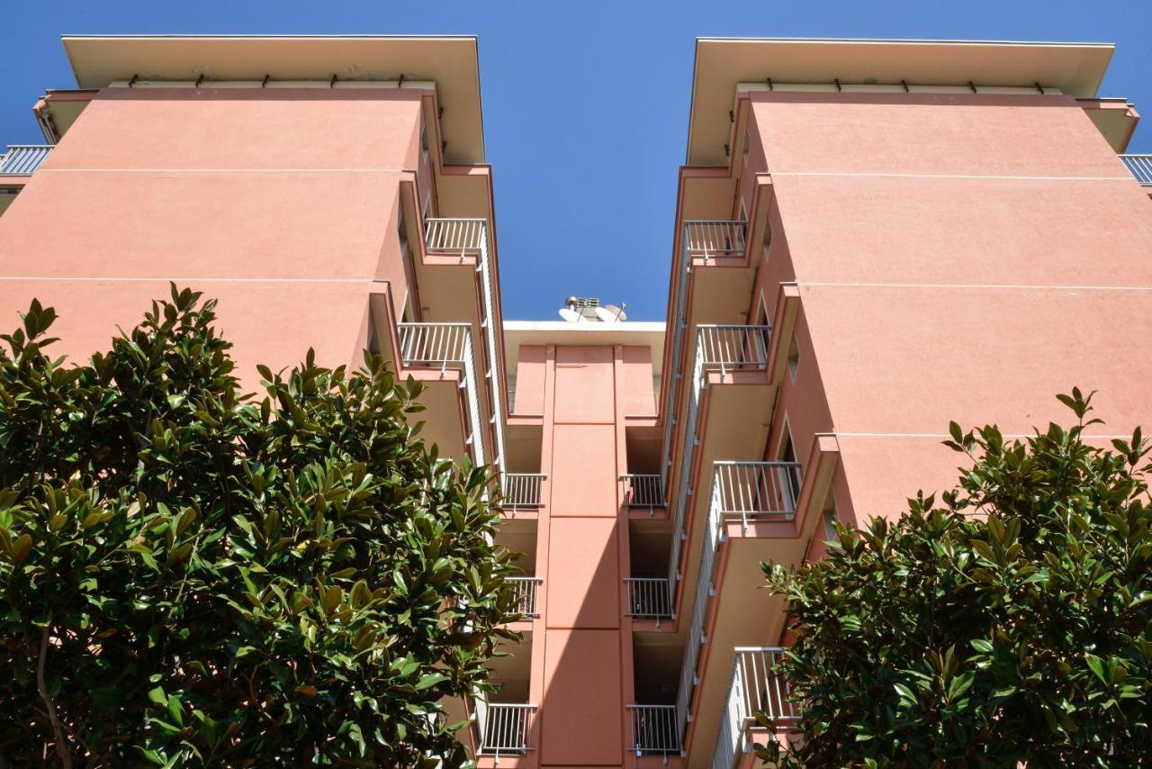 Residence Laura Bordighera Luaran gambar