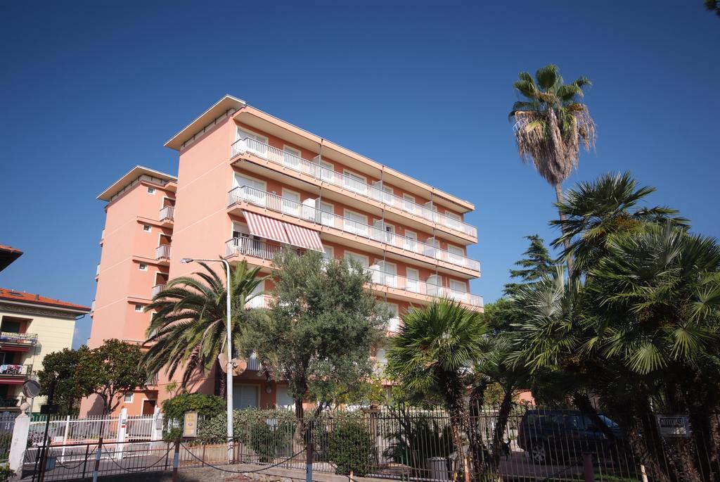 Residence Laura Bordighera Luaran gambar